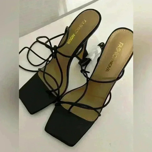 Fashionnova heels - Picture 4 of 9